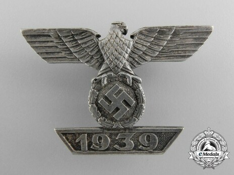 Clasp to the Iron Cross I Class, Type II, by W. Deumer (unmarked) Obverse