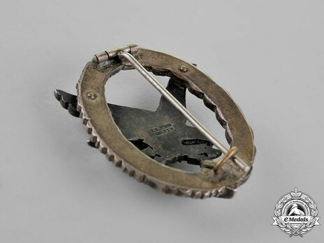 Radio Operator & Air Gunner Badge, by C. E. Juncker (in nickel silver) Reverse
