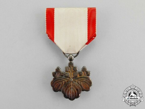 Order of the Rising Sun, VIII Class Obverse