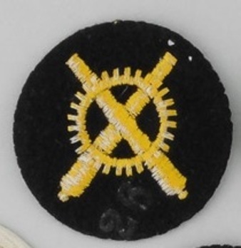 Kriegsmarine Enlisted Men Artillery Mechanic Insignia Reverse