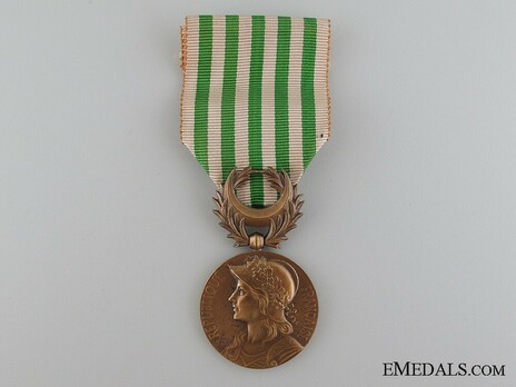 Bronze Medal (stamped "GEORGES LEMAIRE" "E M LINDAUER") Obverse