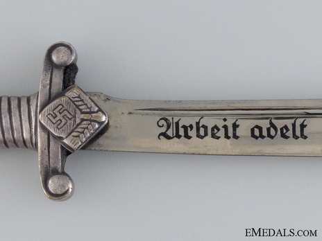 RAD Hewer M37 Miniature Version Obverse Blade Detail