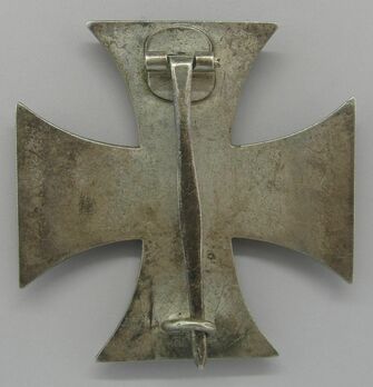 Iron Cross I Class, by W. Deumer (Schinkel, pinback, non-magnetic) Reverse