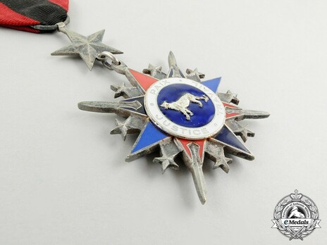 National Order of the Leopard, Civil Division, Knight (1966-1977, 1997-) Obverse