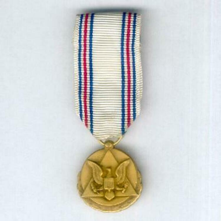 Decoration+for+distinguished+civilian+service