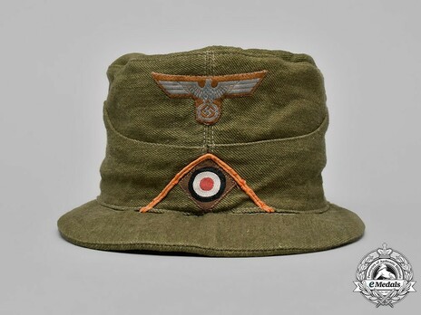 Afrikakorps Heer Field Police NCO/EM's Visored Field Cap with Soutache Front