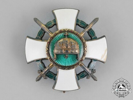 Order of the Holy Crown, Officer, Military Division (with War Decoration) Obverse