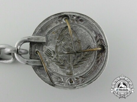 RAD Cape Clasp Disc Detail Reverse
