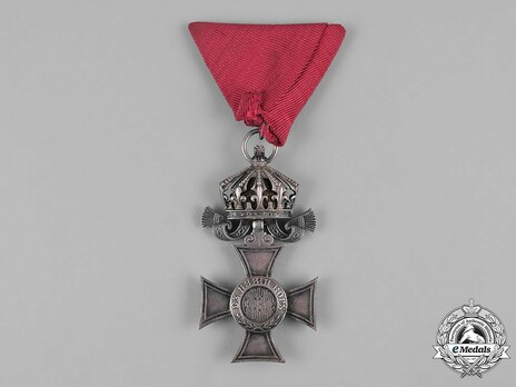 Order of St. Alexander, Type II, VI Class (with crown) Obverse