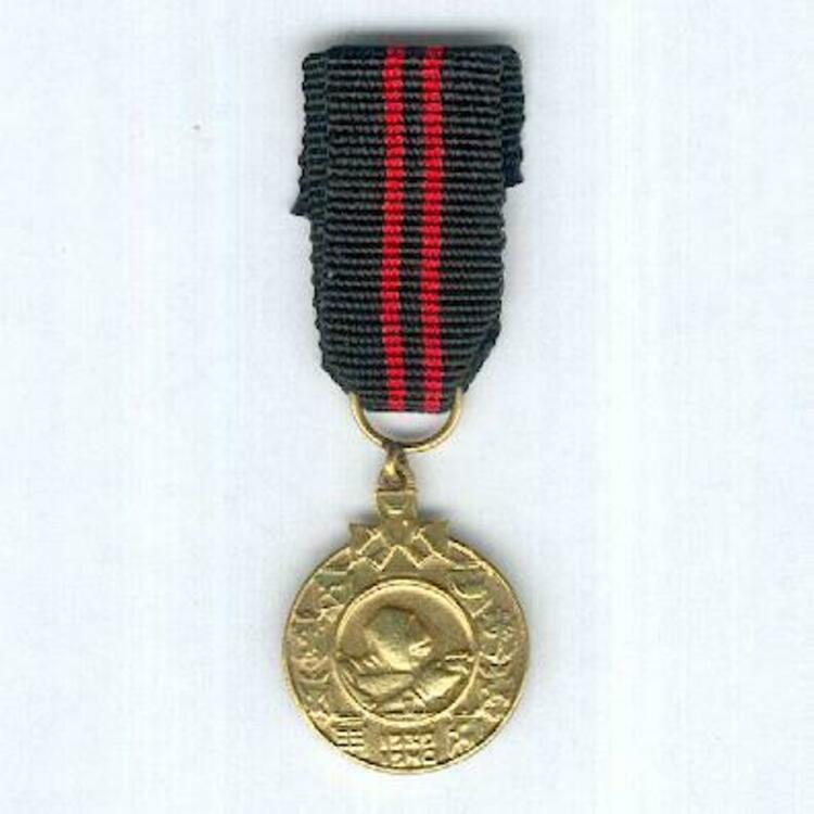 Gilt medal obv s