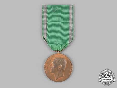 Medal for Art and Science, Type III, in Gold Obverse