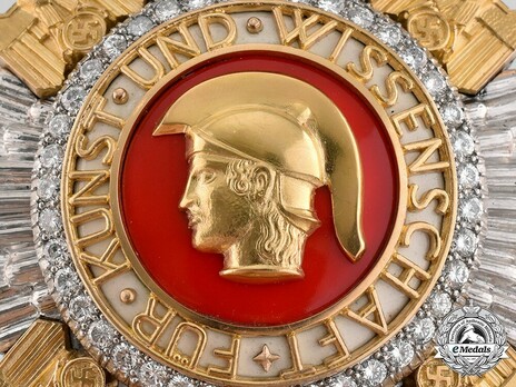 National Prize for Art and Science, Breast Star Obverse Detail