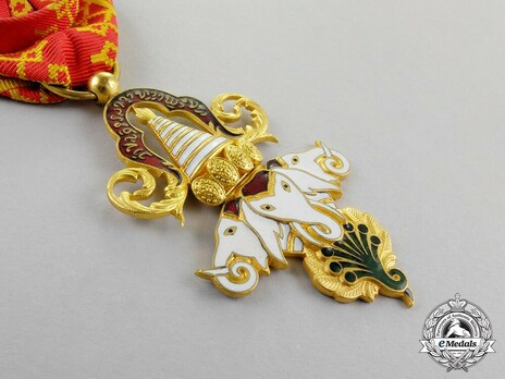 Order of a Million Elephants and the White Parasol, Officer Obverse