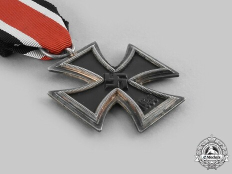 Iron Cross II Class, by F. Petzl, #120 ("120") Obverse