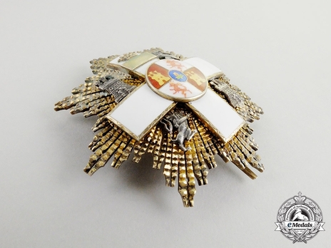 3rd Class Breast Star (white distinction) (with coat of arms of Castile and Leon, and Imperial Crown) Obverse
