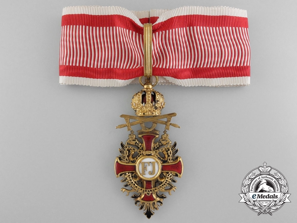 Commander+%28with+war+decoration+and+gold+swords%29+obverse