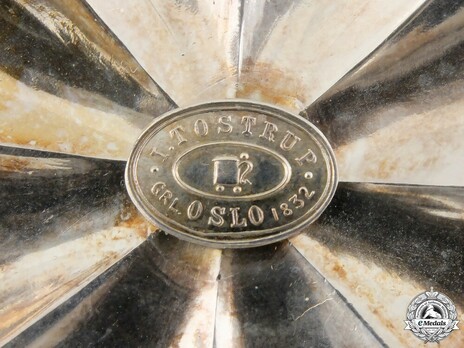 Order of St. Olav, Grand Cross Breast Star, Military Division (stamped "J. TOSTRUP") Detail