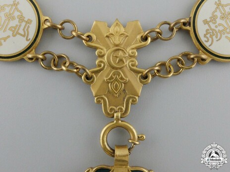 National Order of Merit, Amid Collar Obverse Detail