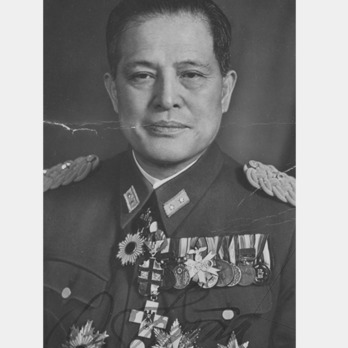 Hiroshi Oshima wears the Slovakian Military Merit Order
