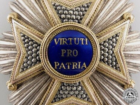 Military Order of Max Joseph, Grand Cross Breast Star Obverse Detail