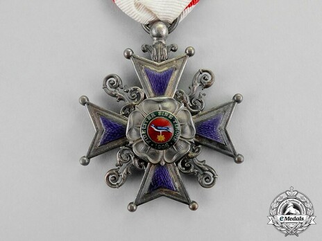 Leopold Order, Type III, III Class Cross Obverse