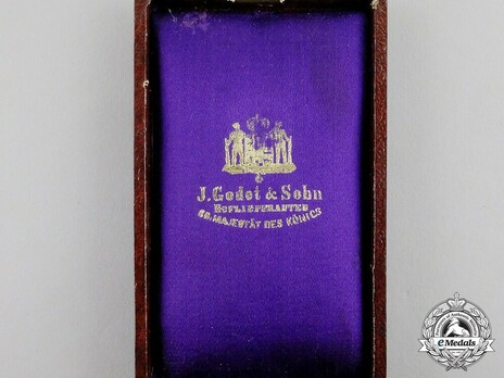 Princely House Order of Schaumburg-Lippe, IV Class Cross Case of Issue Interior