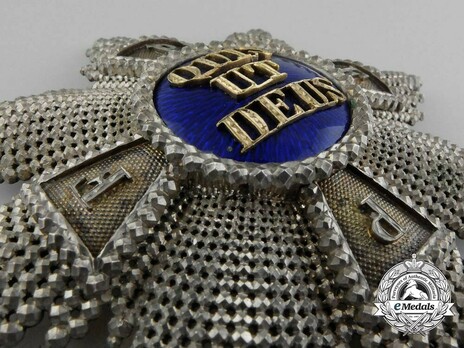 Royal Order of Merit of St. Michael, Grand Cross Breast Star (by Quellhorst) Obverse
