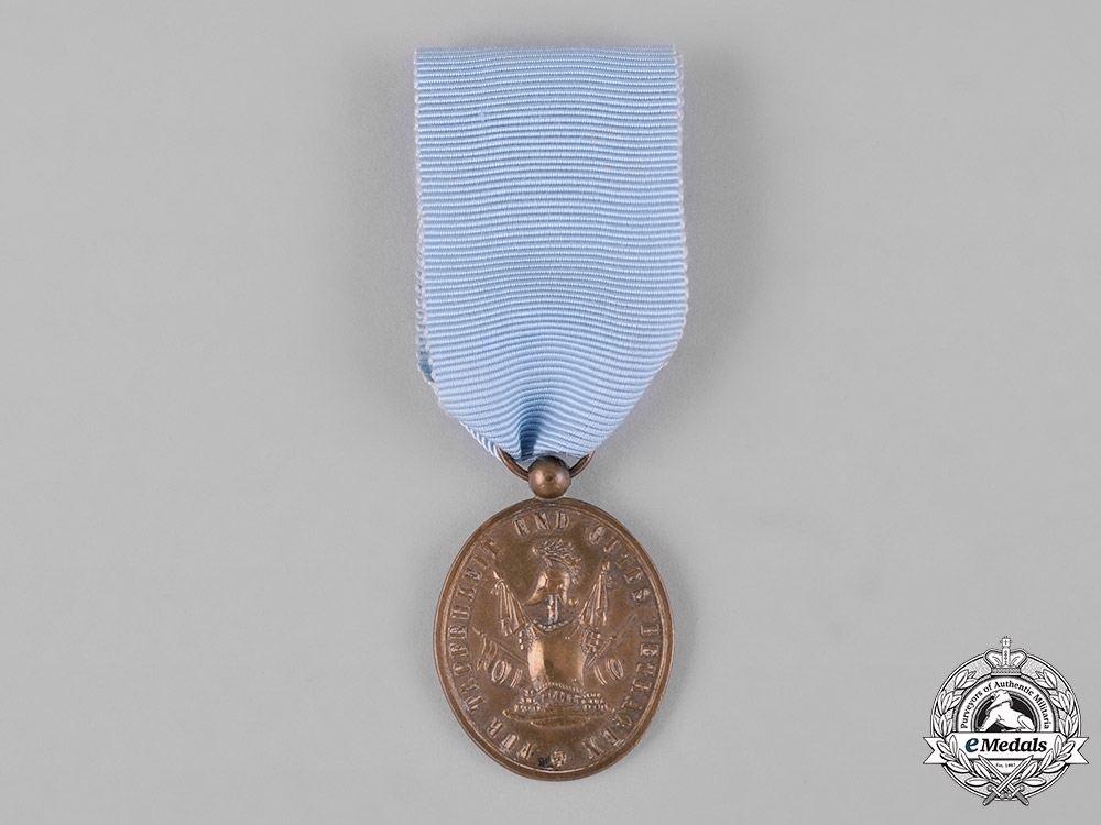 C18 044502