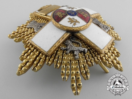 3rd Class Breast Star (white distinction) (with coat of arms of Castile and Leon, and Imperial Crown) Obverse
