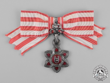 I Class Grand Officer (for ladies) Obverse