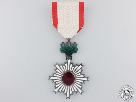 Order of the Rising Sun, VI Class Obverse