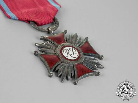 Cross of Merit, II Class (stamped) Obverse