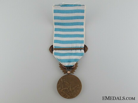 Bronze Medal (with "LEVANT" clasp, stamped "GEORGES LEMAIRE") Reverse