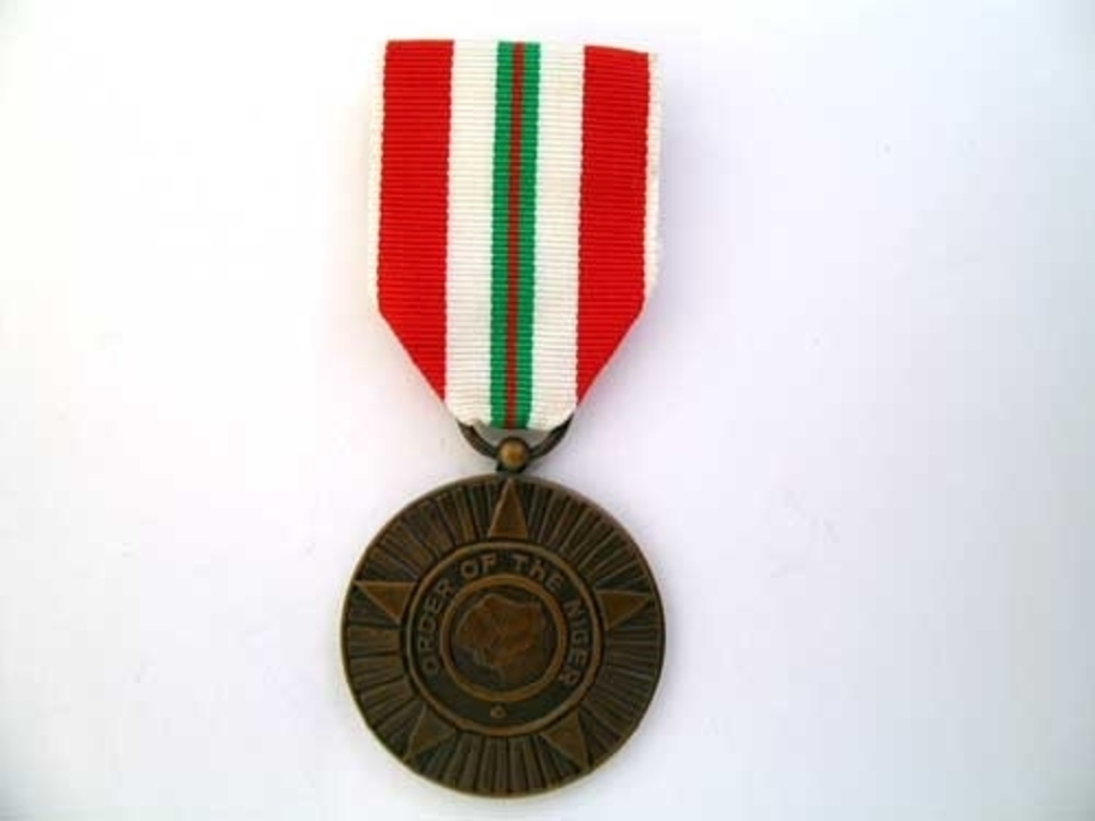 Io770001