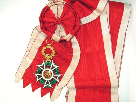 Order of the Brilliant Star of Zanzibar, Type VI, I Class Obverse