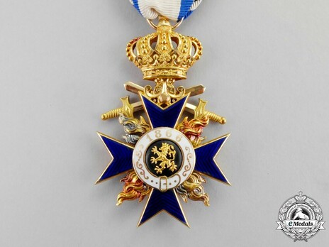 Order of Military Merit, Military Division, III Class Cross with crown, in gold) Reverse
