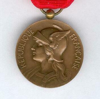 Bronze Medal (stamped "GEORGES LEMAIRE," 1906-1976) Obverse