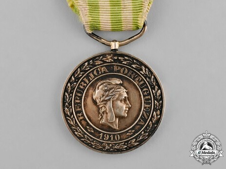 Gold Medal Obverse