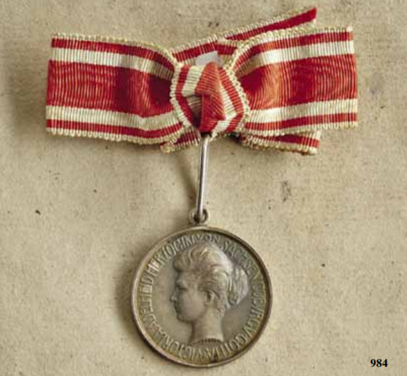Medal+for+female+merit%2c+type+ii%2c+silver%2cobv+