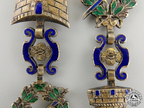 Grand Cross Collar Obverse Detail
