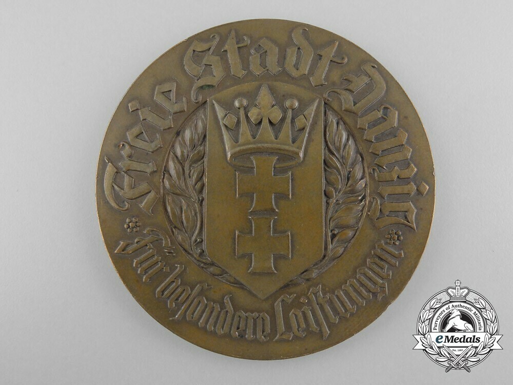 Medal+for+special+cultural+achievements+1