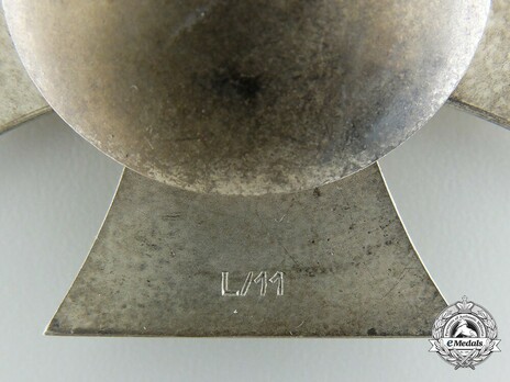 Iron Cross I Class, by W. Deumer (L/11, screwback) Detail