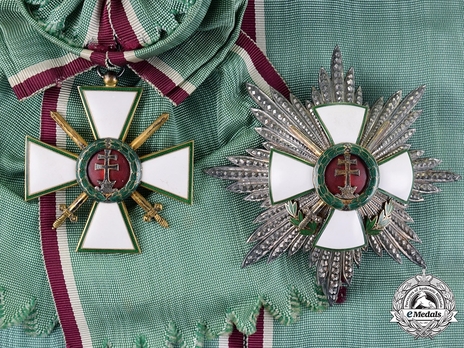 Hungarian Order of Merit, Grand Cross Breast Star, Military Division