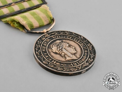 Gold Medal Obverse