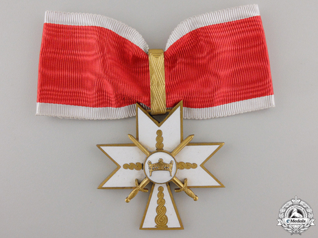 I Class Grand Officer (with swords) Obverse