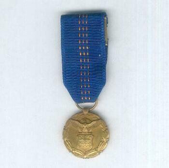 Miniature Department of the Air Force Decoration for Exceptional Civilian Service Obverse