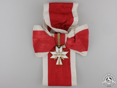Grand Cross (with swords) Obverse