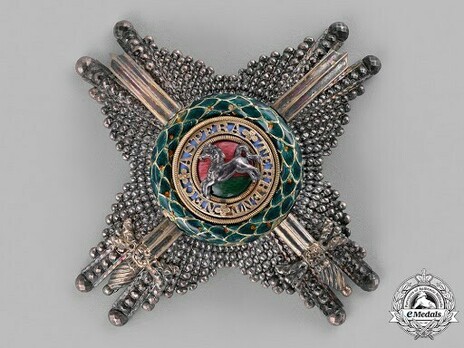 Royal Guelphic Order, Commander Breast Star with Swords (in gold) Obverse