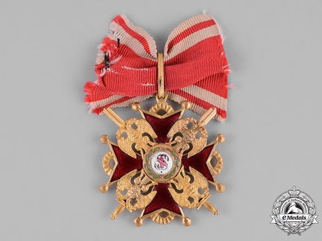 Type II, Military Division, III Class Badge (with swords, in gold)