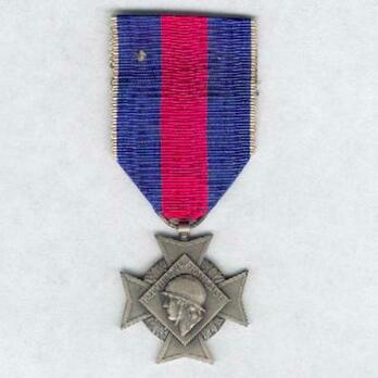 Silver Cross (Army, stamped "M DELANNOY") Obverse